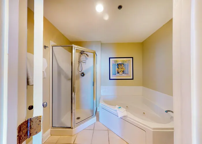 Gulf-front W Shared Pools Hot Tubs Sauna & Access Holiday home Gulf Shores
